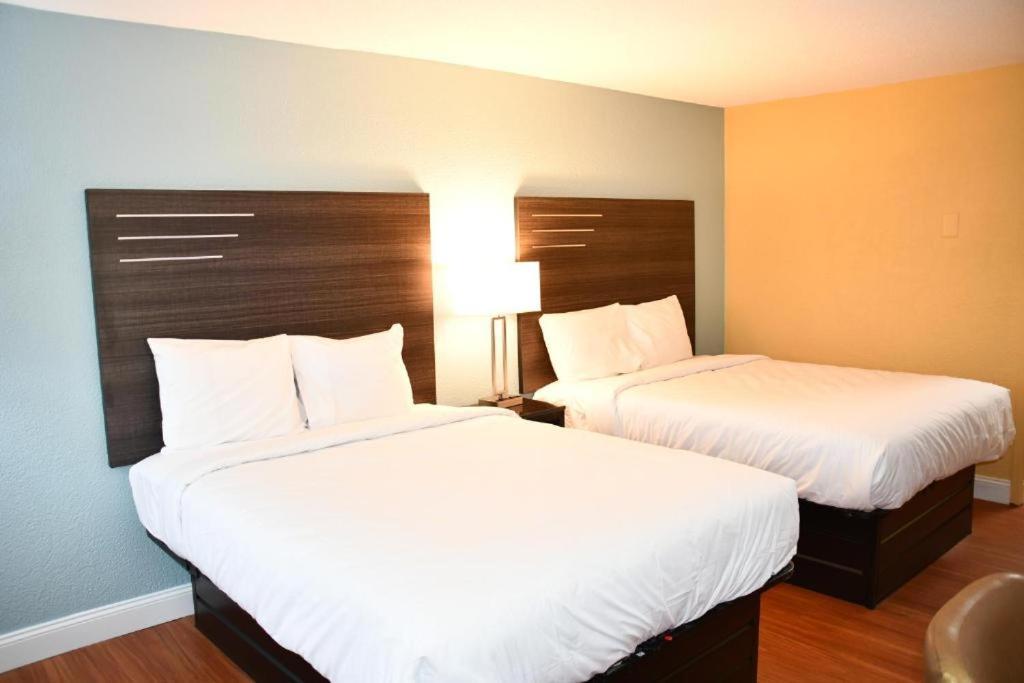 Baymont By Wyndham Macon I-75 Motel Exterior photo